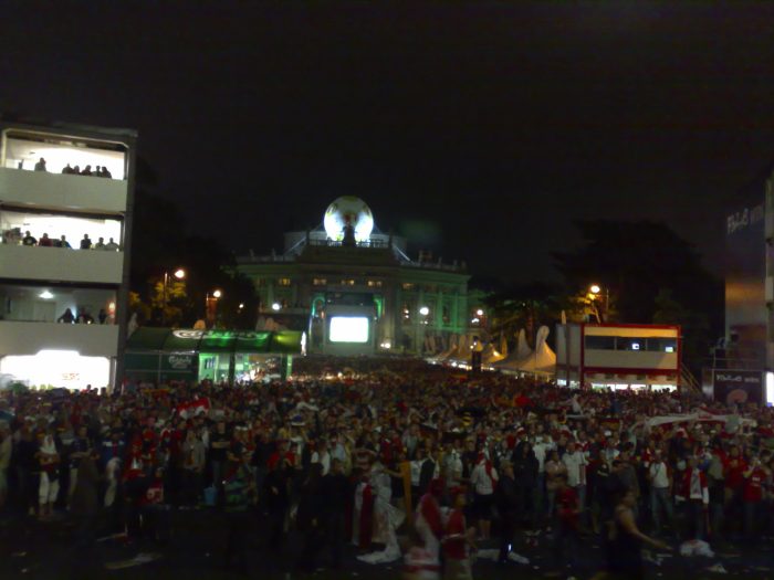 Die Euro 2008 Fanzone Richtung Burgtheater