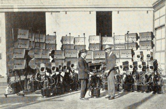 Intphot-1934-04-p12_ClaudeHardingandFSMills