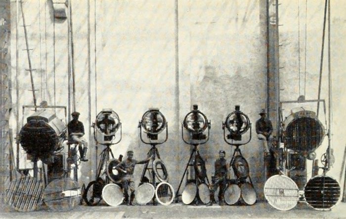 Intphot-1934-04-p12_Mole-RichardsonInkies