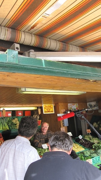 cinewolf media productions - Hr.Lechner der letzte Gemüsehändler in der Donaufelderstraße