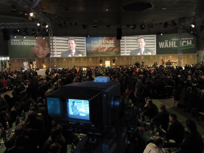 cinewolf media productions - Dipl.-Ing. Nikolaus Berlakovich beim Wahlkampfauftakt 2010