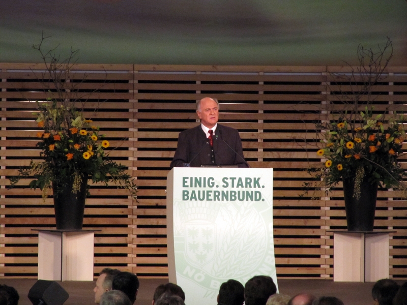 cinewolf media productions - Dr.Erwin Pröll beim Wahlkampfauftakt 2010