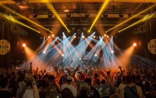 TV and Event Scenography – dramatic stage lighting and atmosphere at a professional live event